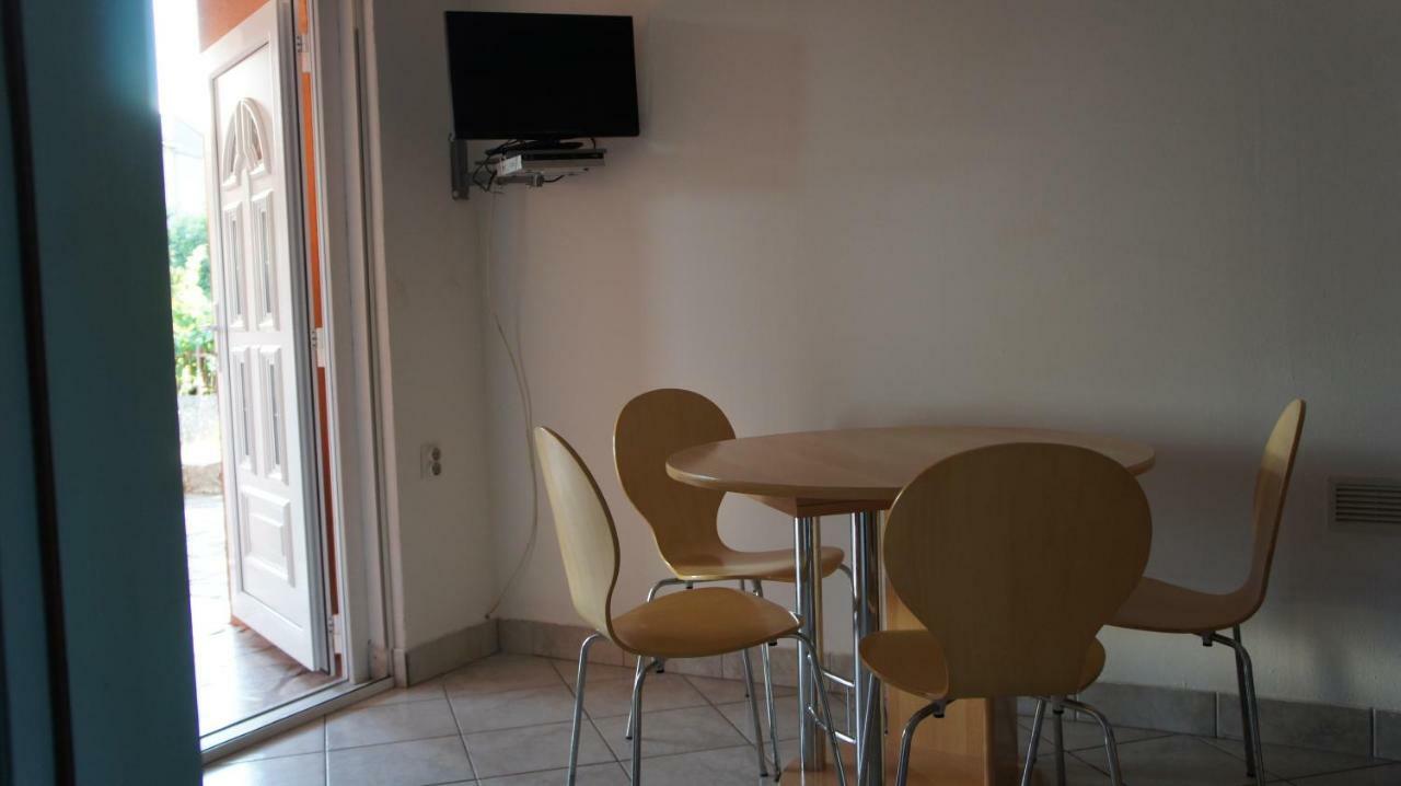 Ivo Apartments 로고즈니차 외부 사진